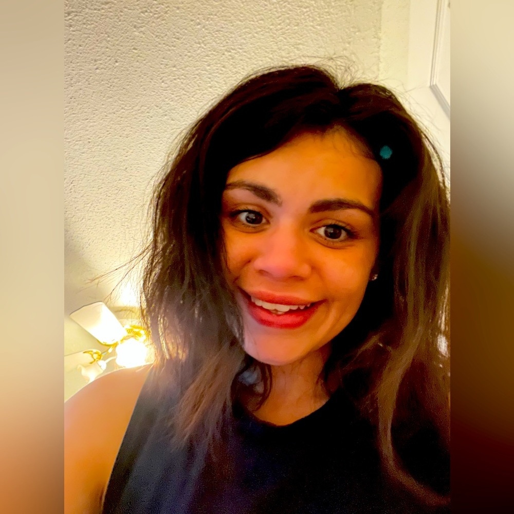 Meet your Posher, Danielle